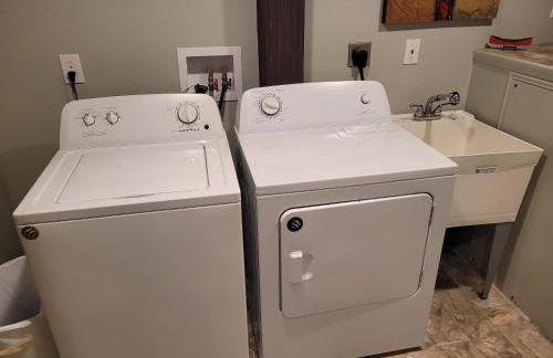 Hazel's Goose Creek Lodge - Private Riverfront! - Foto 50