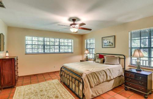 Little Lake George Hideaway with Furnished Boathouse - Foto 11