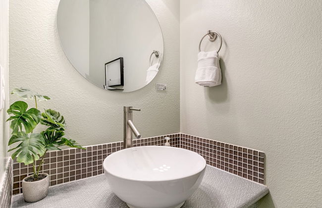 Old Town North Jewel! Near Breweries and River! - Foto 14