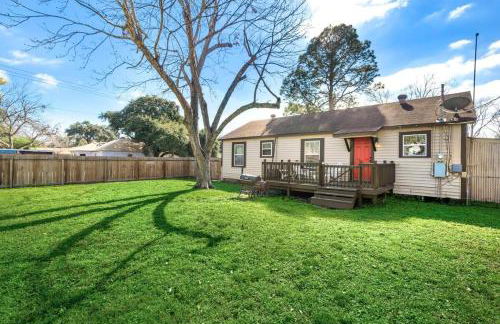 3 bedroom 1 bath WiFi Large back yard with BBQ pit - Foto 6