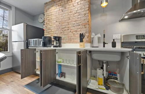 Luxury and Chic 2BR 2BA Apt only 15 Mins to NYC & Hoboken - Foto 26