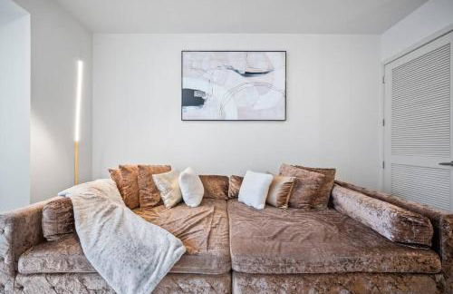 NEW! Luxury Champagne Towers Kingbed FreeParking - Foto 18