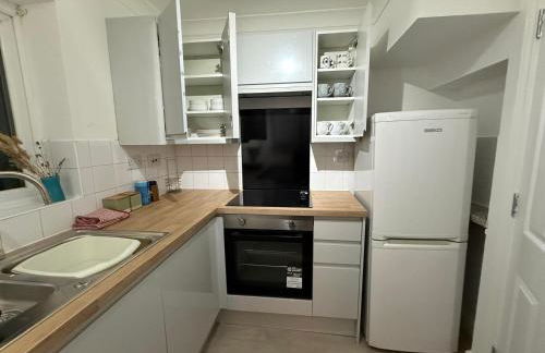 Comfy, king bed families & Contractors welcome - Foto 2