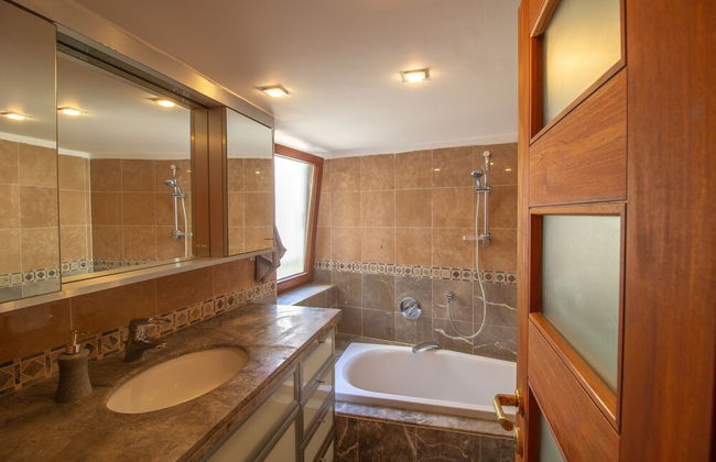 Art apartment in Mamila - Photo 27