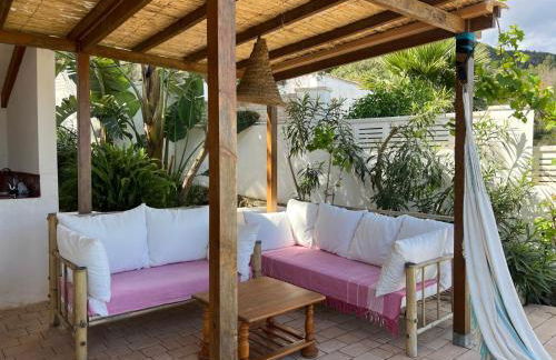 House with swimming pool and amazing sea and mountain views in Montgó, Denia - Photo 30