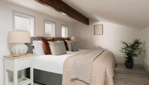 Goodwood - Modern Stay in Cotswolds with Hot Tub - Foto 4