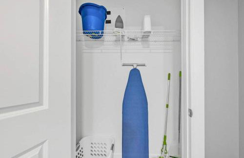 Luxury High-rise Condo w/ Views! Heart of Downtown - Photo 29