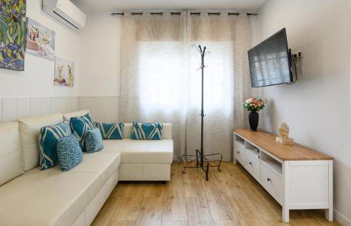 2 Bedroom Lovely Home In Málaga - Photo 4