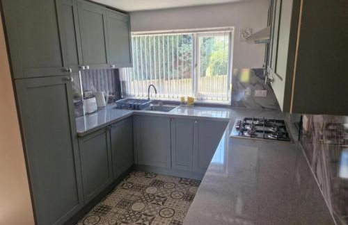 Family-Friendly Detached House Near Leeds and Bradford with Garden - Foto 14