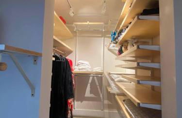 Stylish NOPA Penthouse, Remote Work Friendly - Foto 33