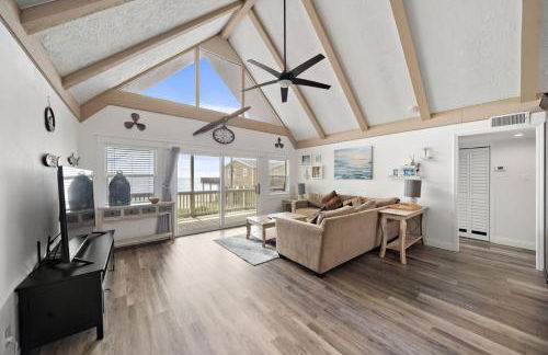 2nd Row Home Close to Beach - Foto 37