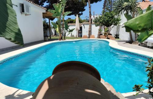 Villa andaluza relax y playa en entorno tranquilo - Foto 1