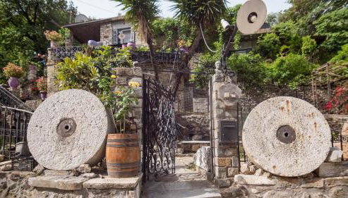 Kitries Home - Photo 3