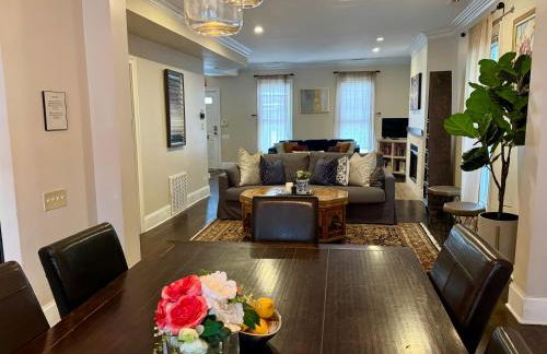 5 Bedroom Huge House in Best Location Parking Fireplace Back Yard - Foto 3