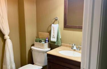 Cozy Cabin Vibe in the City - Foto 13