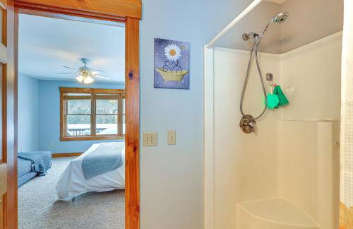 All-Season Lake House Between Okemo and Killington! - Foto 15