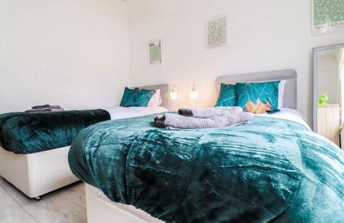 Spacious 4-Bed Home, Perfect Stay with Free WiFi - Foto 62