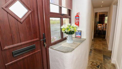 Potters Barn - Photo 2