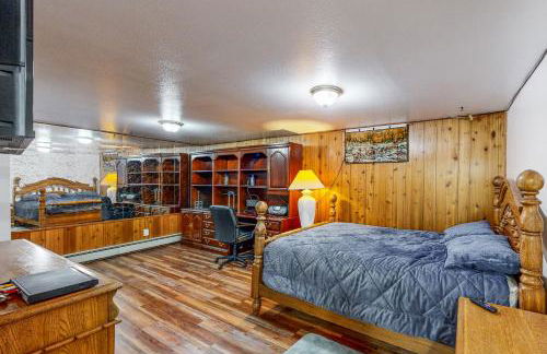 Families with Dogs! Alaskan Basecamp Near Mountains - Photo 14