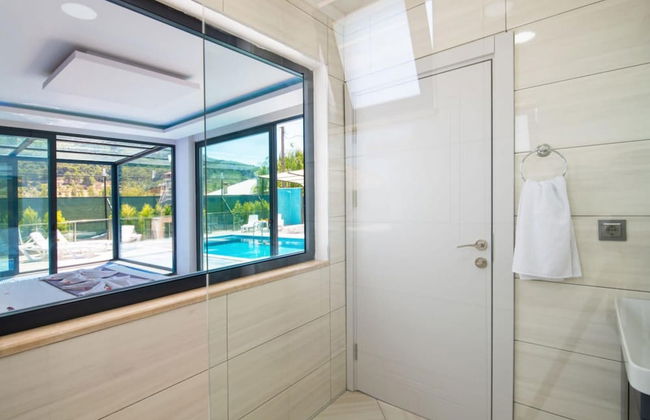 Dreamy Villa With Private Pool and Jacuzzi in Kas - Foto 25