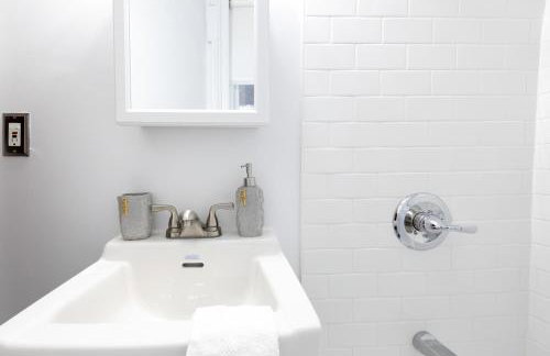 E10-1 Designer East Village Townhouse 1BR - Foto 36