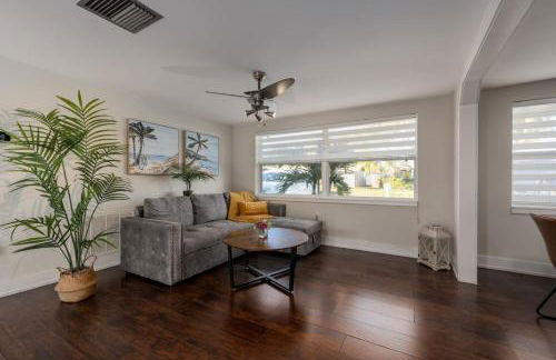 Luxe Family Friendly Retreat w Heated Pool Oasis - Foto 23