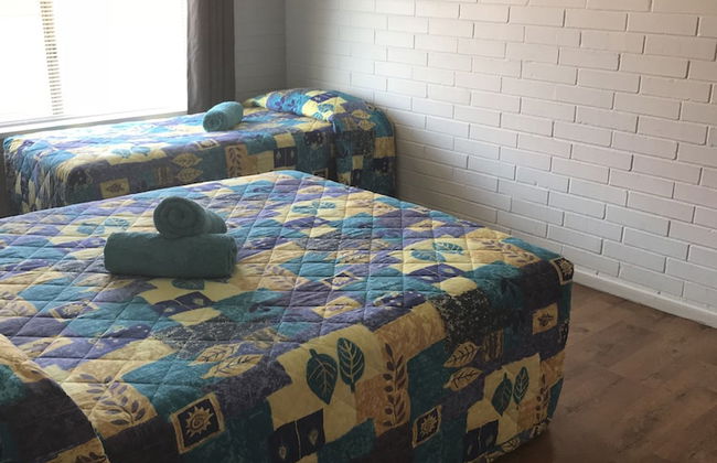 Shark Bay Seafront Apartments - Photo 4