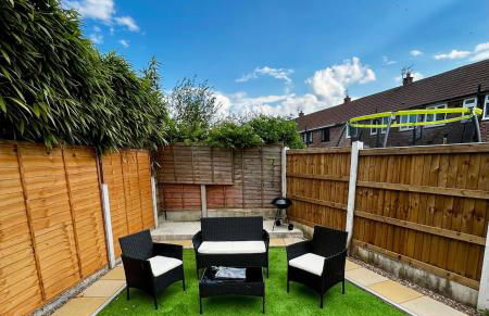 Manchester 2BR Luxe Lounge, Hot Tub, Pool Table - Photo 24