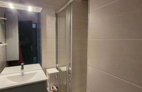 Appartement 2 Chambres - Terrasse - Centre Station - Parking - FR-1-393-162 - Foto 9