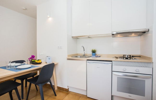 Apartamentos Los Tulipanes - Photo 25