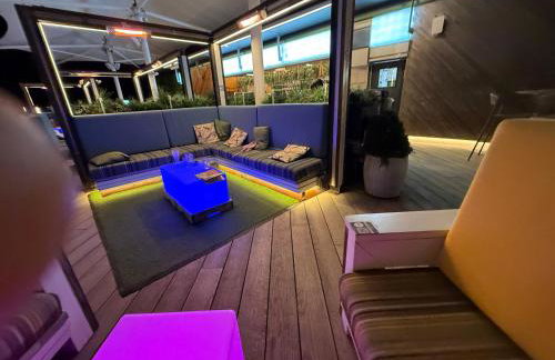 LuxeHaven at Tattershall Lakes Park with Hot Tub - Foto 72