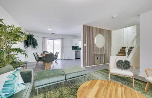 Stunning Poconos Villa- Hot Tub, Pool, Game Room, BBQ & more - Foto 45