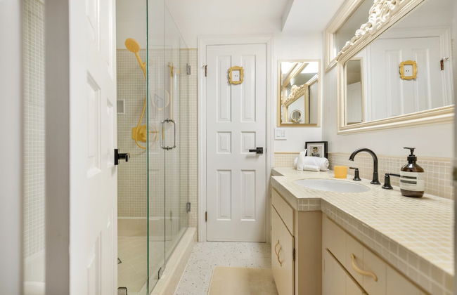 Beverly Tree House - Photo 18