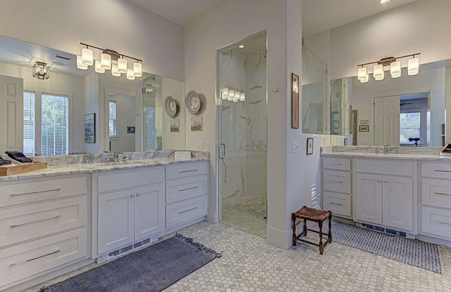 Immaculate Waterfront Home for 16 w/ Private Dock! - Foto 30