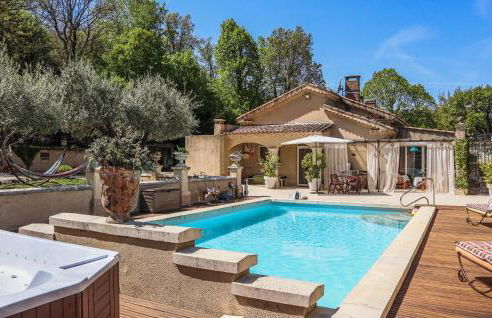 Gorgeous Home In Vernègues - Foto 9