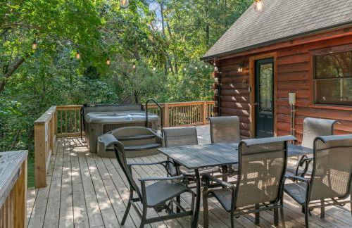 Spectacular Log Cabin Home 45 minutes to Asheville - Foto 12