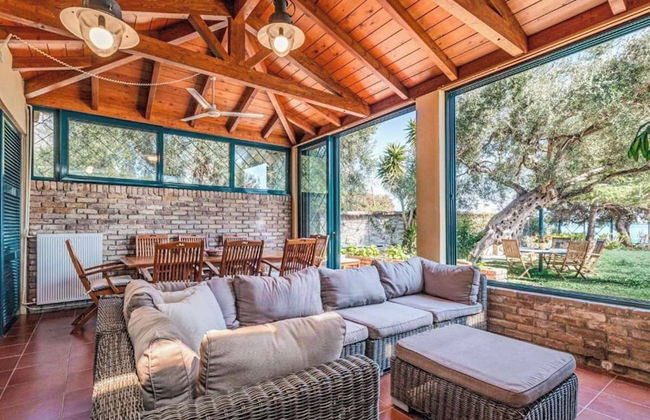 Villa Barbati Beachfront - Photo 15