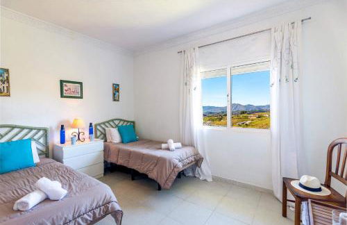 Villa Alqueria by Villa Plus - Photo 17