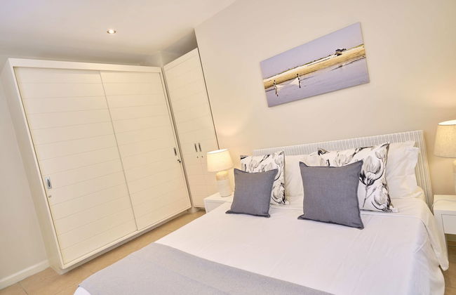 Bon Azur Beachfront Suites & Penthouses with LOV - Photo 8