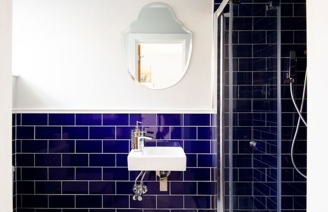 Seaside Serenity 3-bed Deck Garden Near Shore - Photo 57