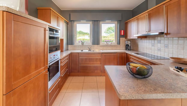 Detached House with Sauna & Hot Tub near Ski Resort & Nature Park - Foto 4, Cozinha privada