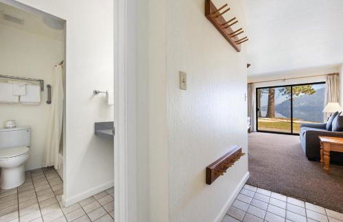 Cozy King Studio w/Lake View #145 at Donner Lake Village - Foto 9