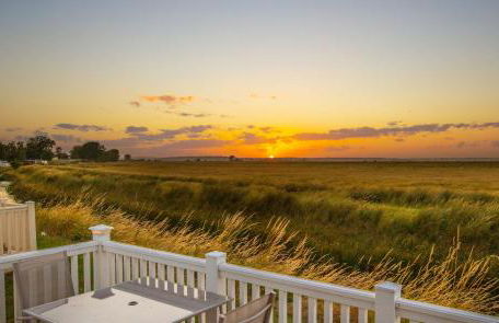 River Lodge Platinum Plus Holiday Home with River Views, Free Wifi & Netflix - Foto 1