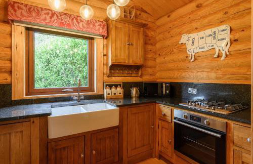 Hunters Lodge - Photo 9