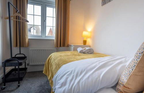 Stunning 3 bed House - Nr Kings Mill Hospital - 2 Parking Spaces, Wifi & Garden - Foto 10