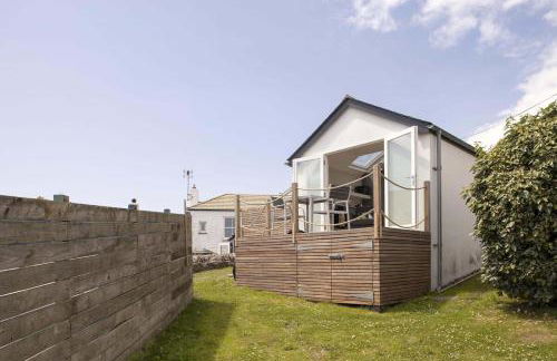 Stylish Boatshed with Sea Views Private Parking - Foto 5