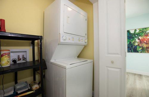 Seas the Day - Spacious Waterfront Pool Home, 50` Dock! - Foto 23