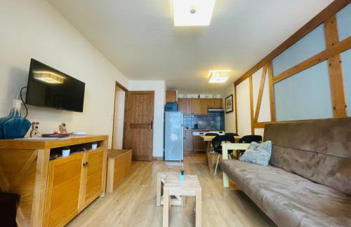 Appartements - PISCINE INTÉRIEURE Sauna - PARKING Privé Étage 1 - Centre Village - Résidence Cami Réal - avec LINGE et MÉNAGE de fin de Séjour Compris - Foto 13