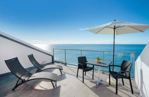 The Wave House - Oceanfront - Foto 1