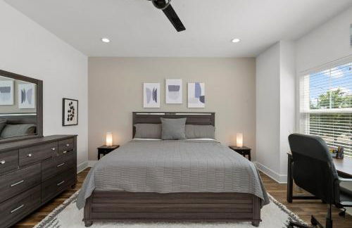 The Oasis - Modern 3BR Near Downtown - Med Center - Stadiums - Foto 3